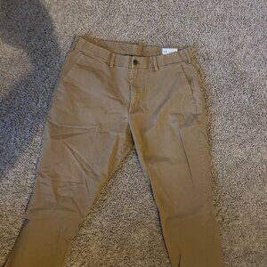 Men's Gap 36|30 Athletic Taper Khaki Pants